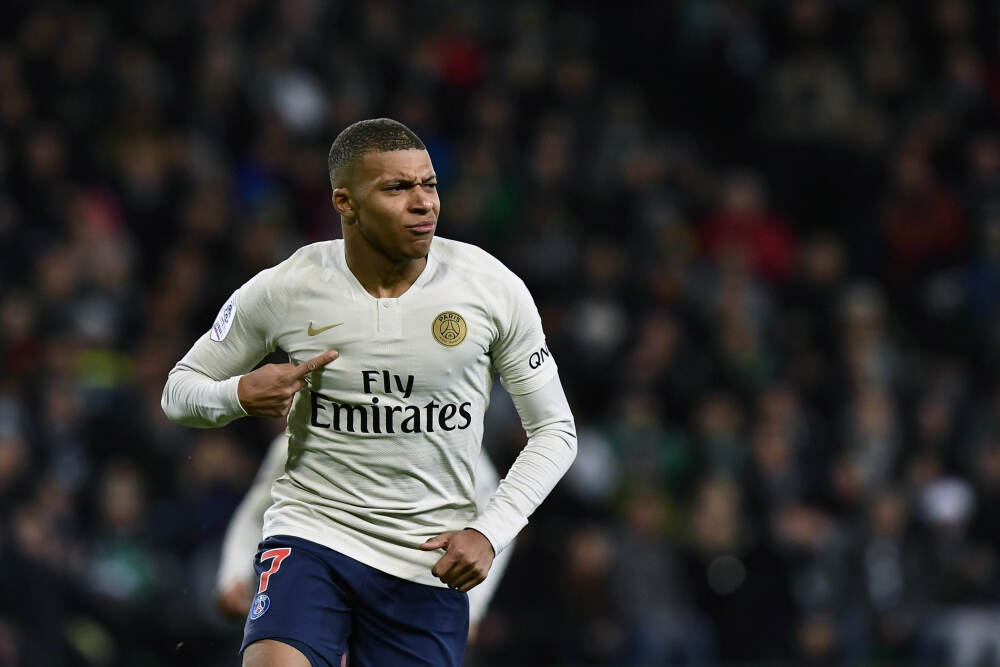 习近平会见芬兰总理奥尔波